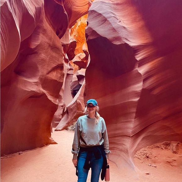 Meet your Posher, Emily - Picture 4 of 4